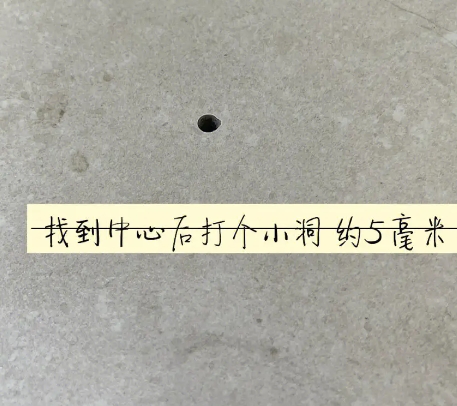 灵武瓷砖空鼓维修公司专业解答在瓷砖铺贴过程中，如果砂料搅拌不均匀，将会带来以下问题